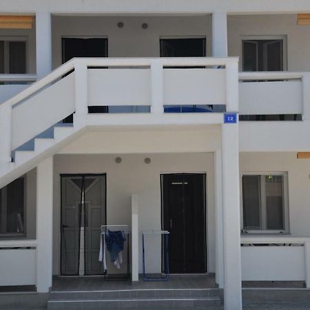 Apartments Istuk Vir Exterior photo