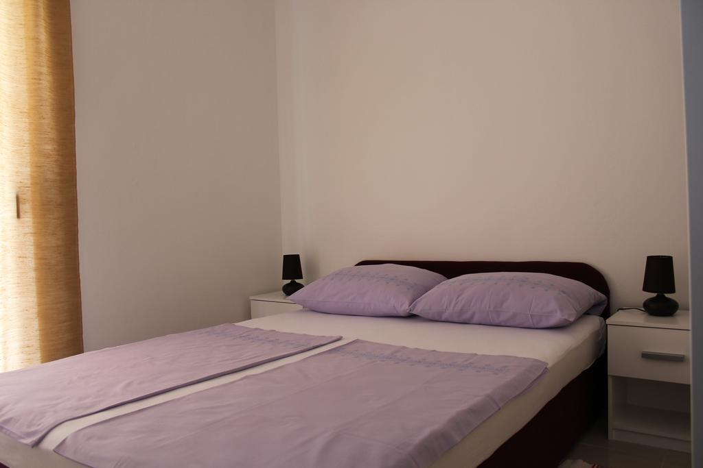 Apartments Istuk Vir Room photo